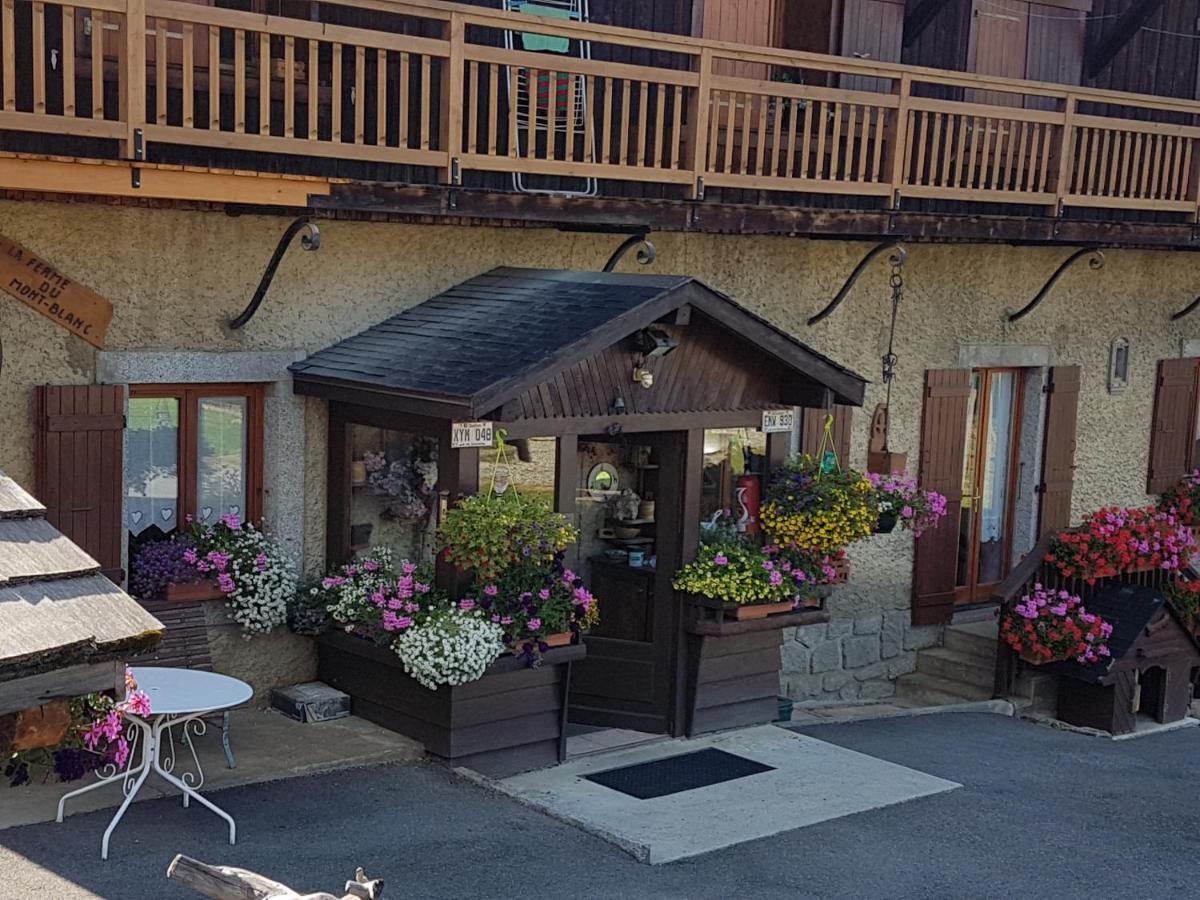 La Ferme Du Mont-Blanc Bed & Breakfast Комбо Екстериор снимка